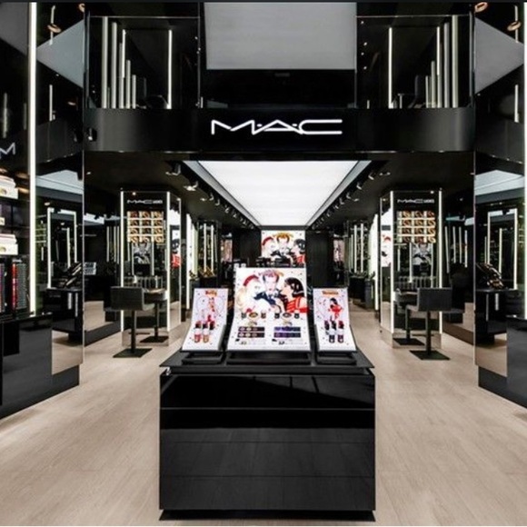 Meet your Posher, M•A•C Daddy - Picture 5 of 6